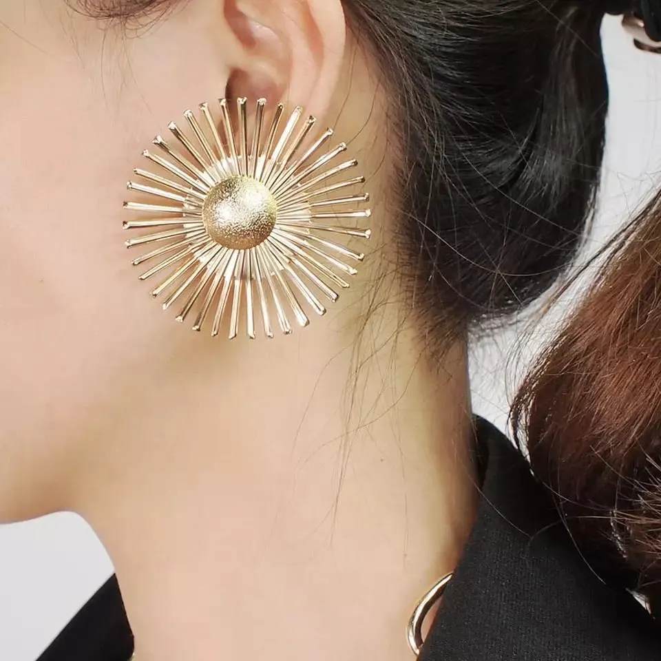 ANNA OVERSIZED STUD EARRINGS