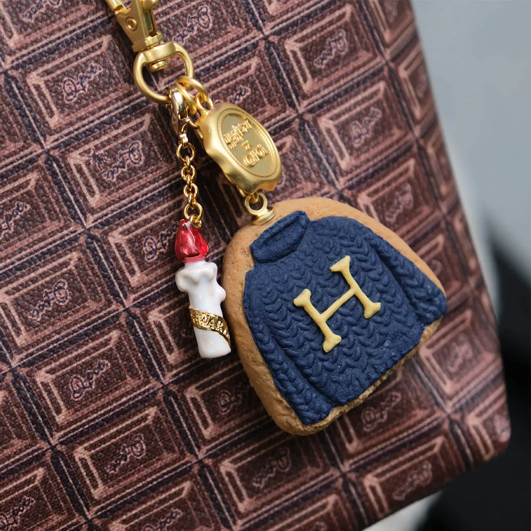 【Harry Potter Collaboration】Sweater Sugar Cookie Bag Charm (Harry Potter)【Japan Jewelry】