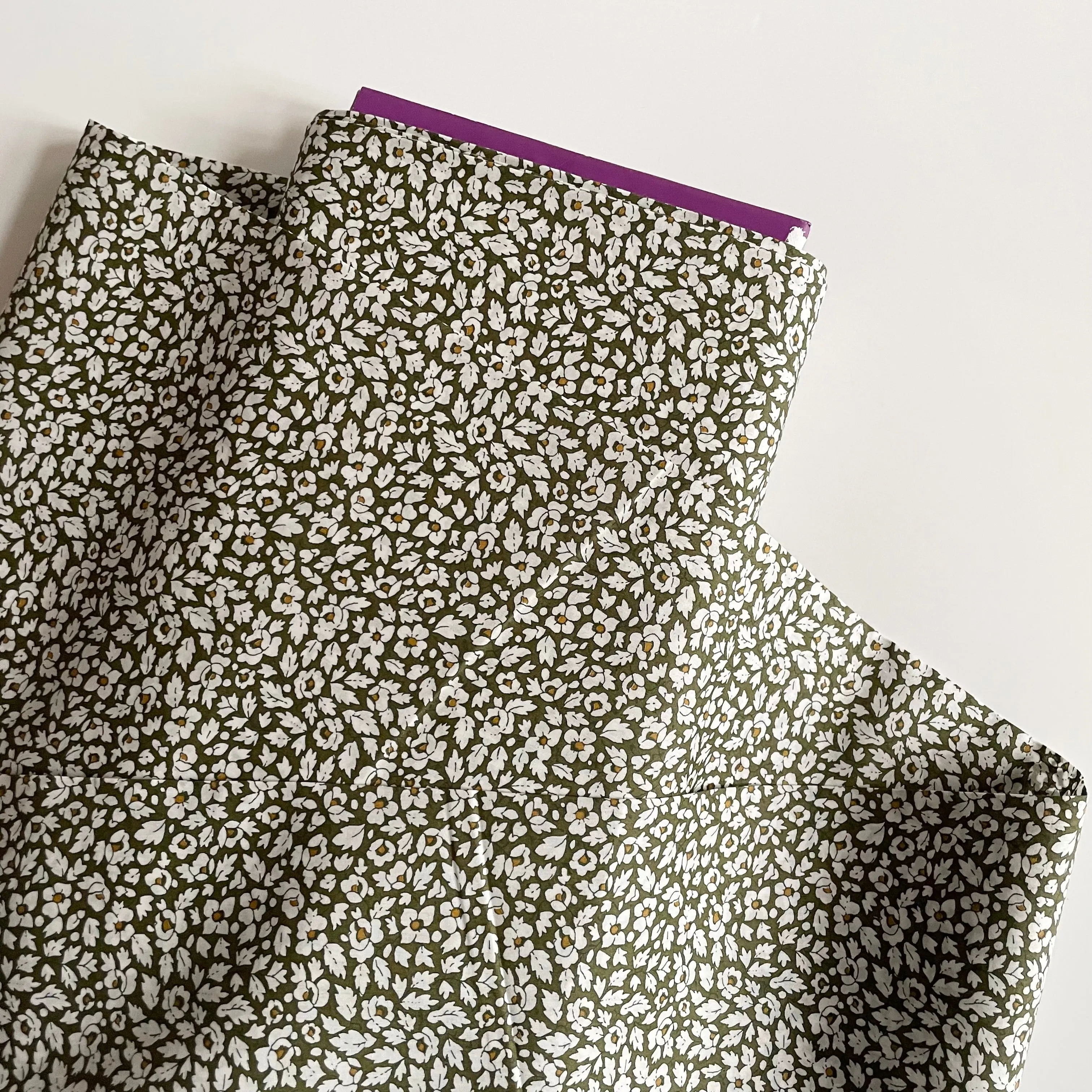 Liberty Fabrics Classic Tana Lawn : Feather Meadow B