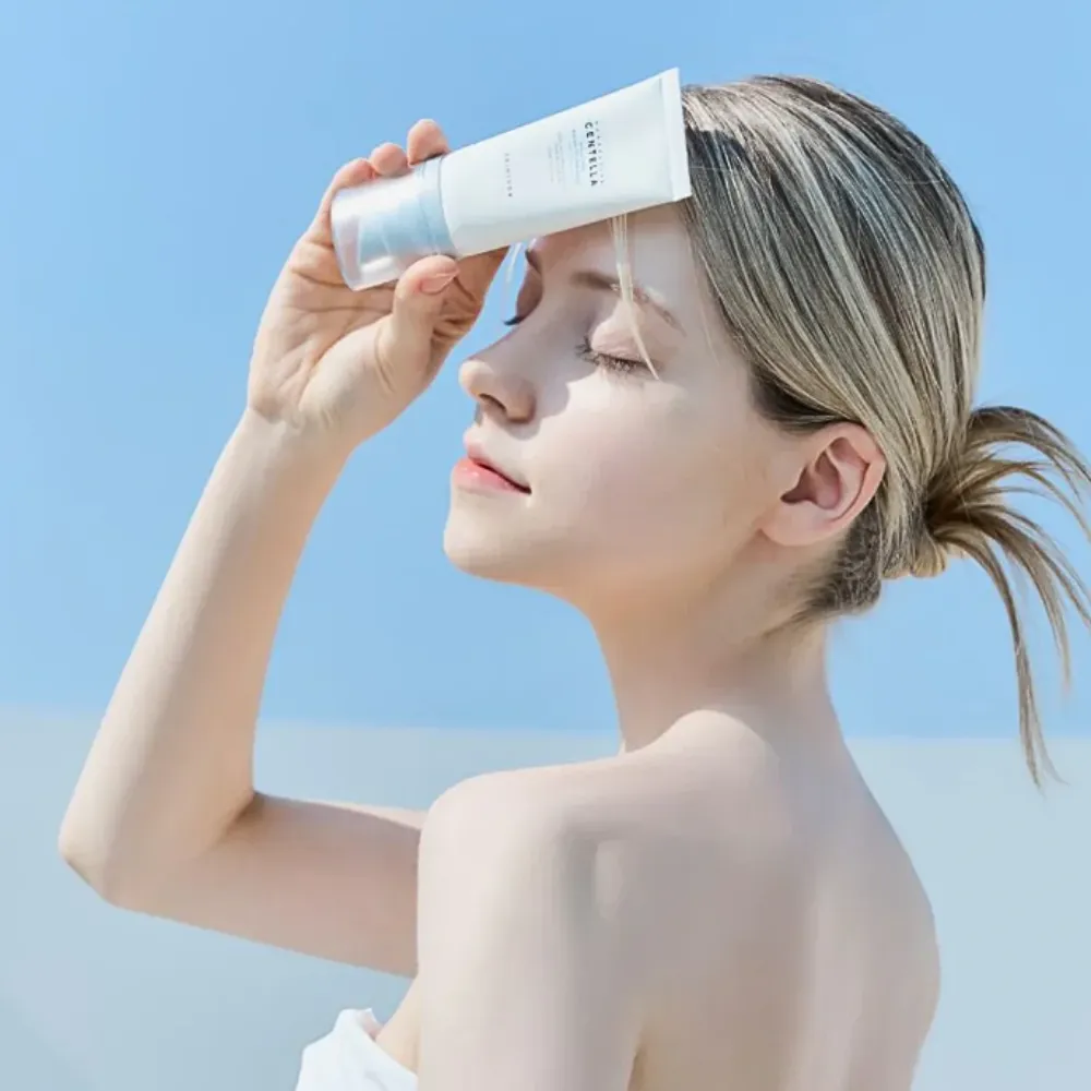 SKIN1004 Madagascar Centella Hyalu-Cica Water-Fit Sun Serum SPF50  PA    