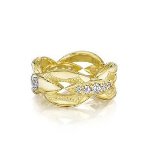 The Ivy Lane Pav Bold Crescent Links Ring