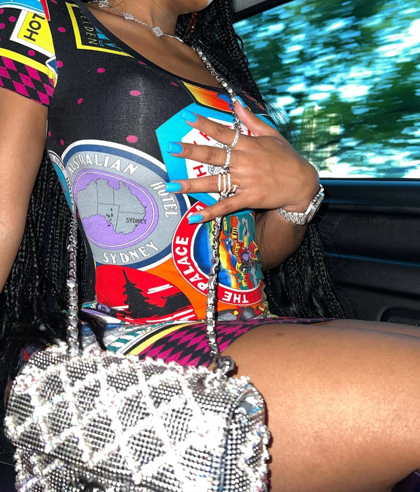 Vibrant Graphic Print Short-Sleeve Mini Dress with Bold Colors